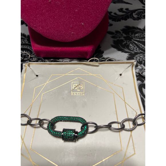 B.B. Lila gunmetal chain necklace with green pave carabiner necklace - Picture 4 of 4